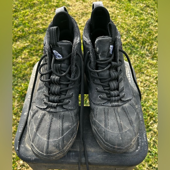 Men’s Vans cold weather boots size - 9 - Picture 1 of 4